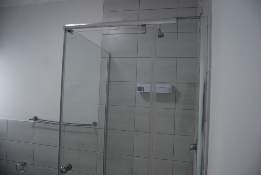 To Let 3 Bedroom Property for Rent in Golden Mile Western Cape